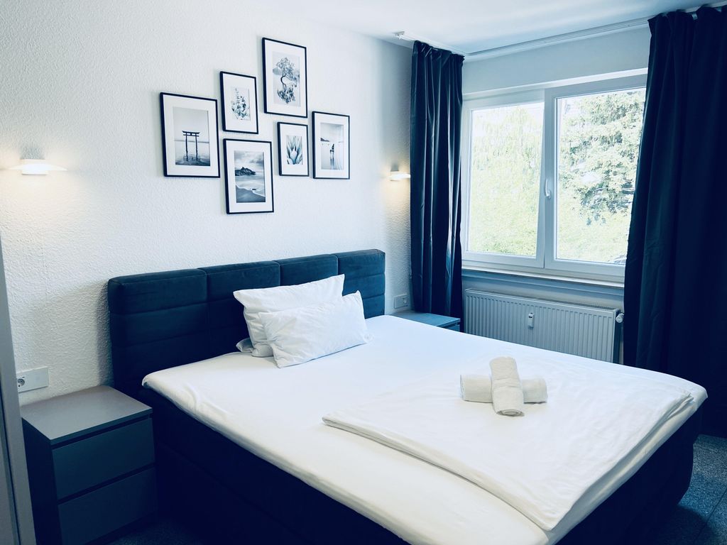 Lipp Apartments