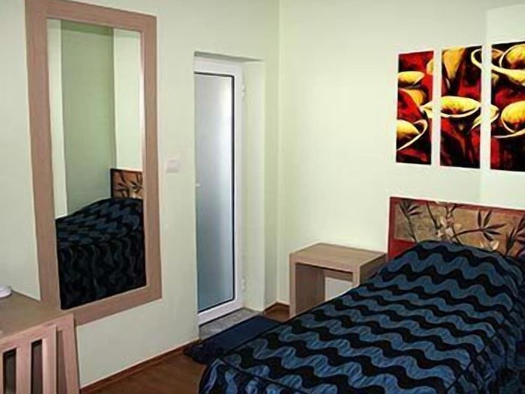 Seven Hotel
