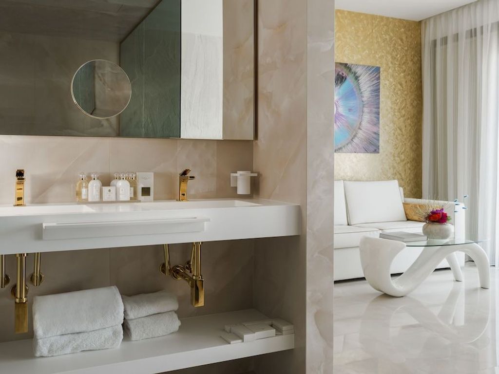 The Promenade Luxury Wellness Hotel