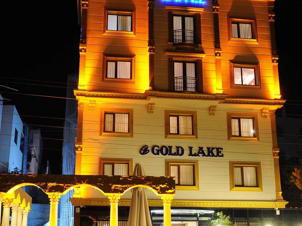 Golden Lake Hotel