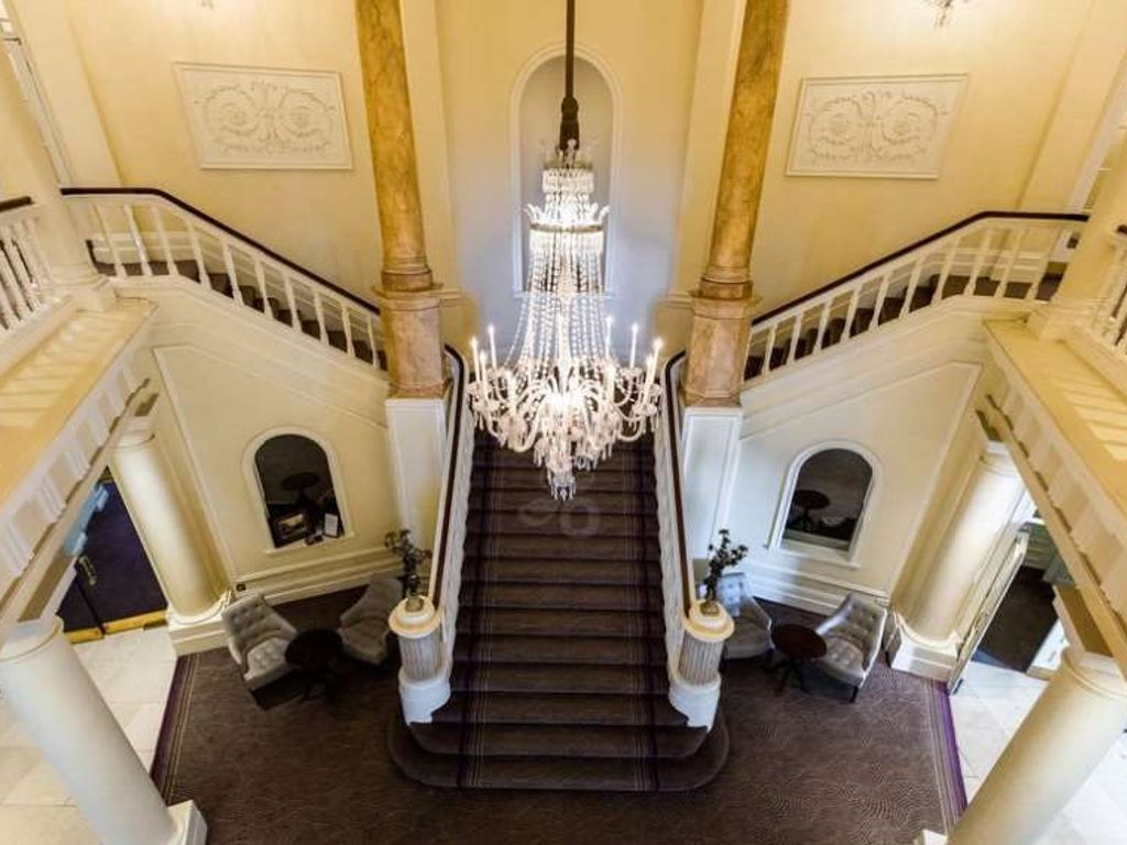 Angel Hotel