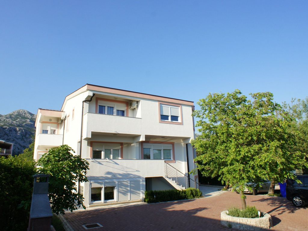 Argyruntum Apartments