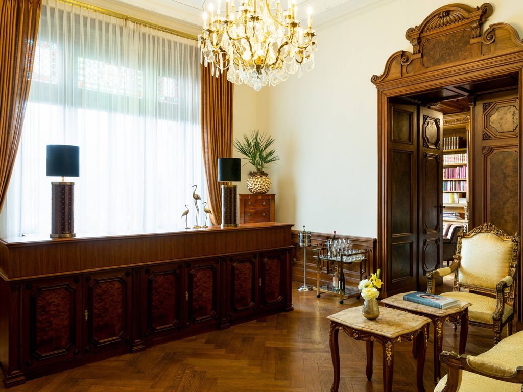 Schloss Lieser Autograph Collection