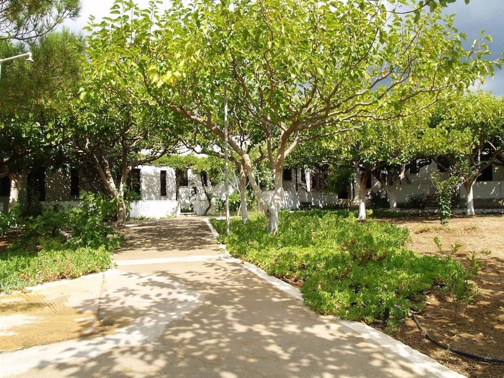 Dolphin Apartments