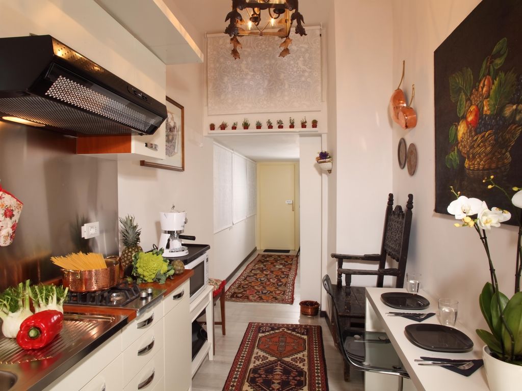 Roma Central Guest House