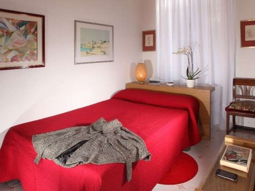 Roma Central Guest House