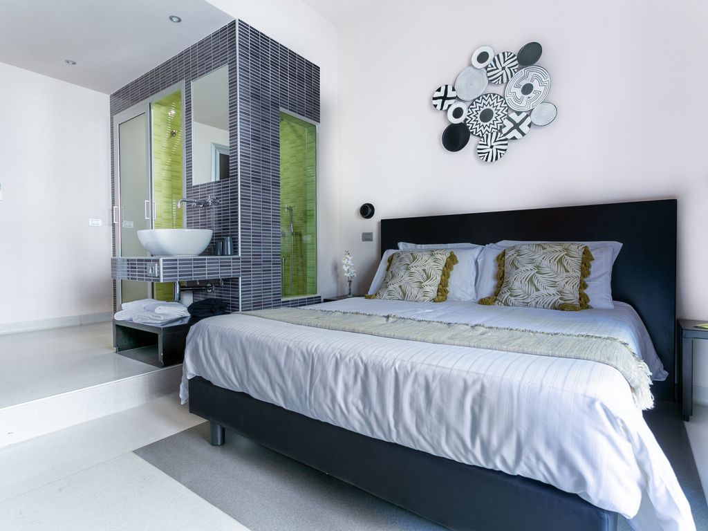 Moai Home B&B