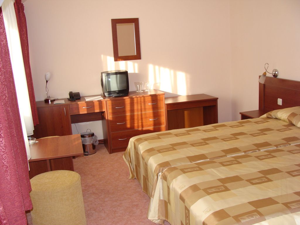 Ela Hotel