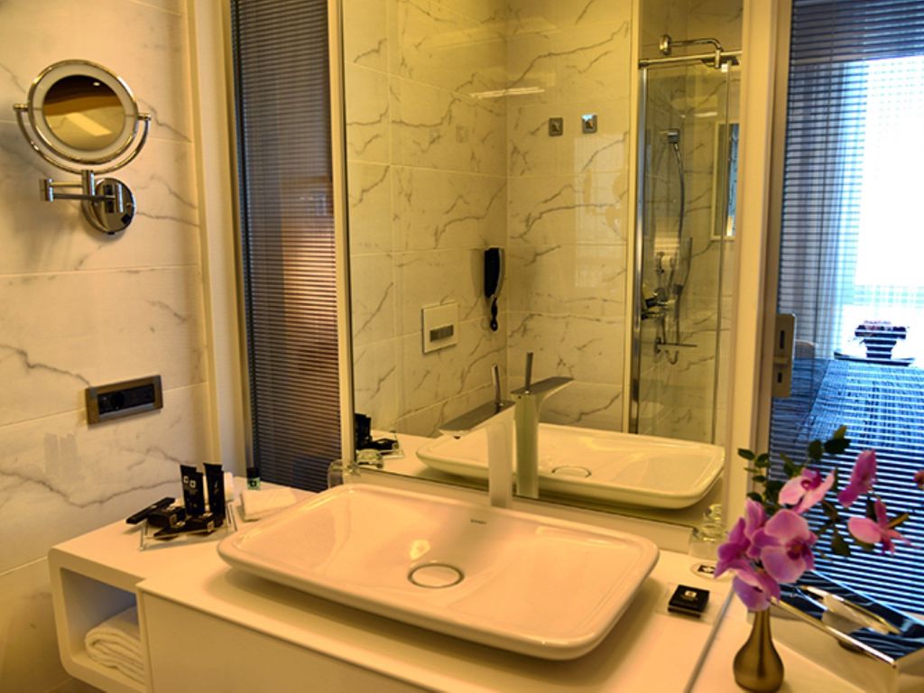 WYNDHAM GRAND ISTANBUL LEVENT HOTEL & CONFERENCE CENTER