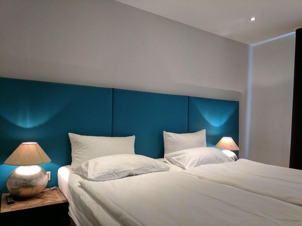 Hotel VIII