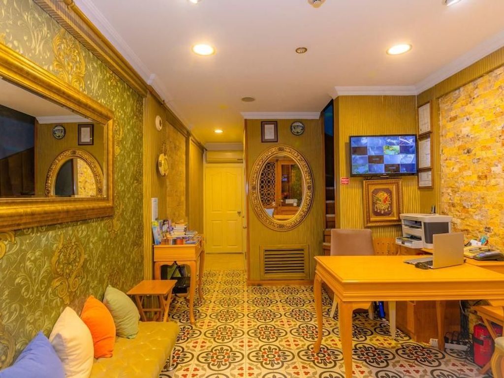 Walnut Shell Hotel