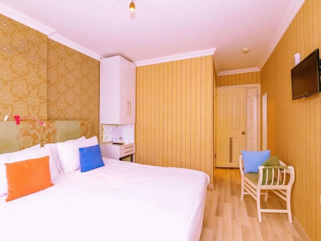 Walnut Shell Hotel
