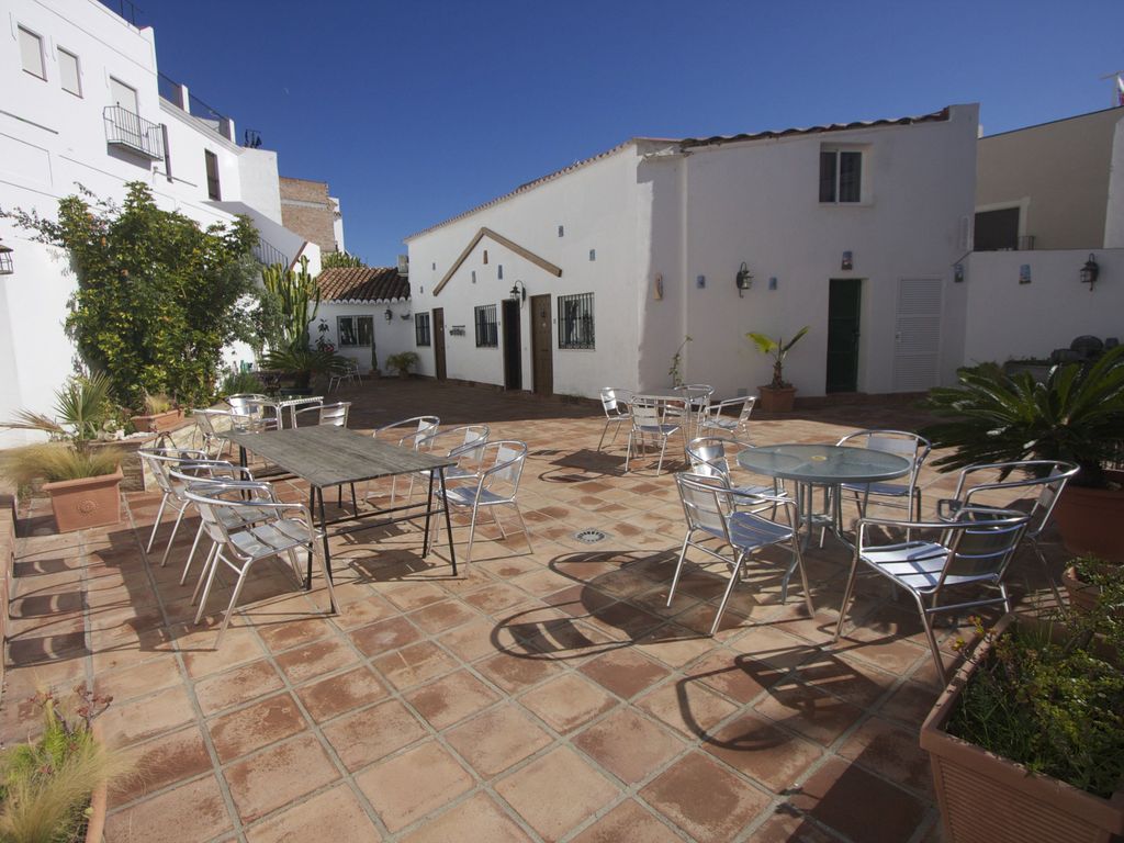 Nerjaluna Apartamentos