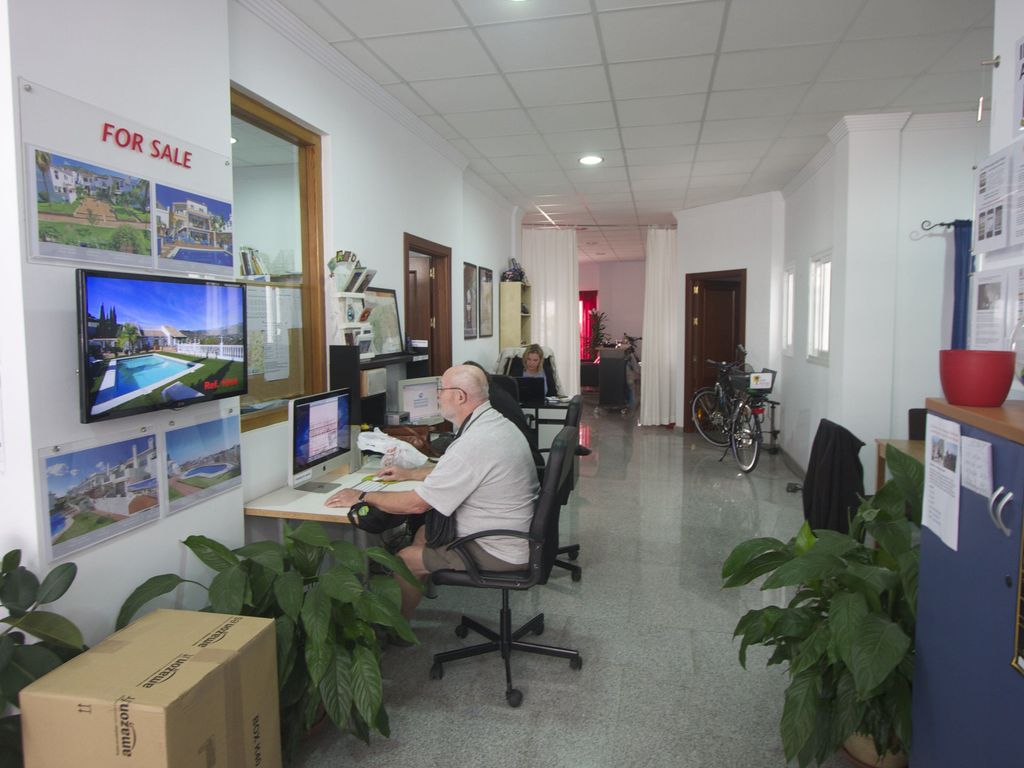 Nerjaluna Apartamentos