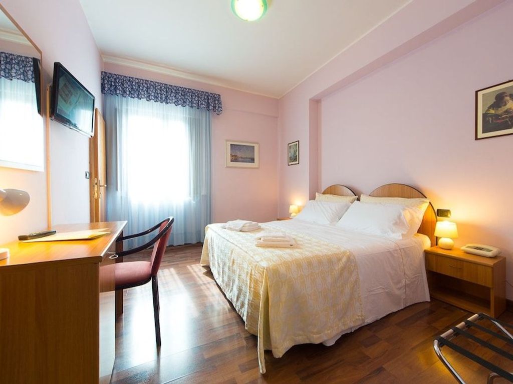 Hotel De La Ville