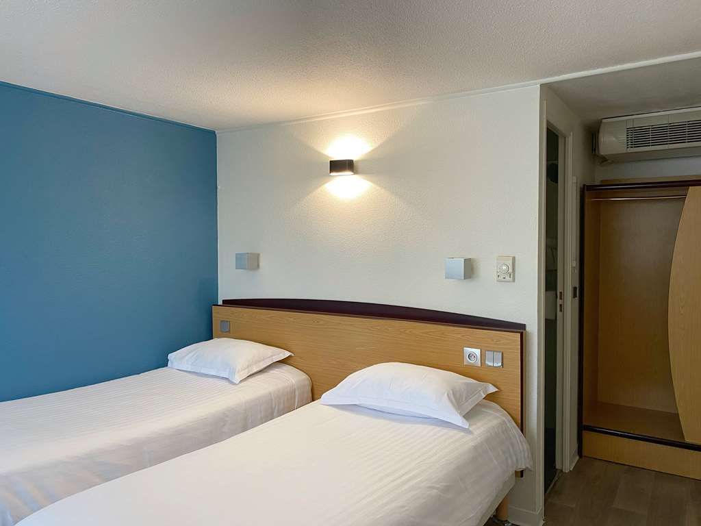KYRIAD DIRECT ROANNE