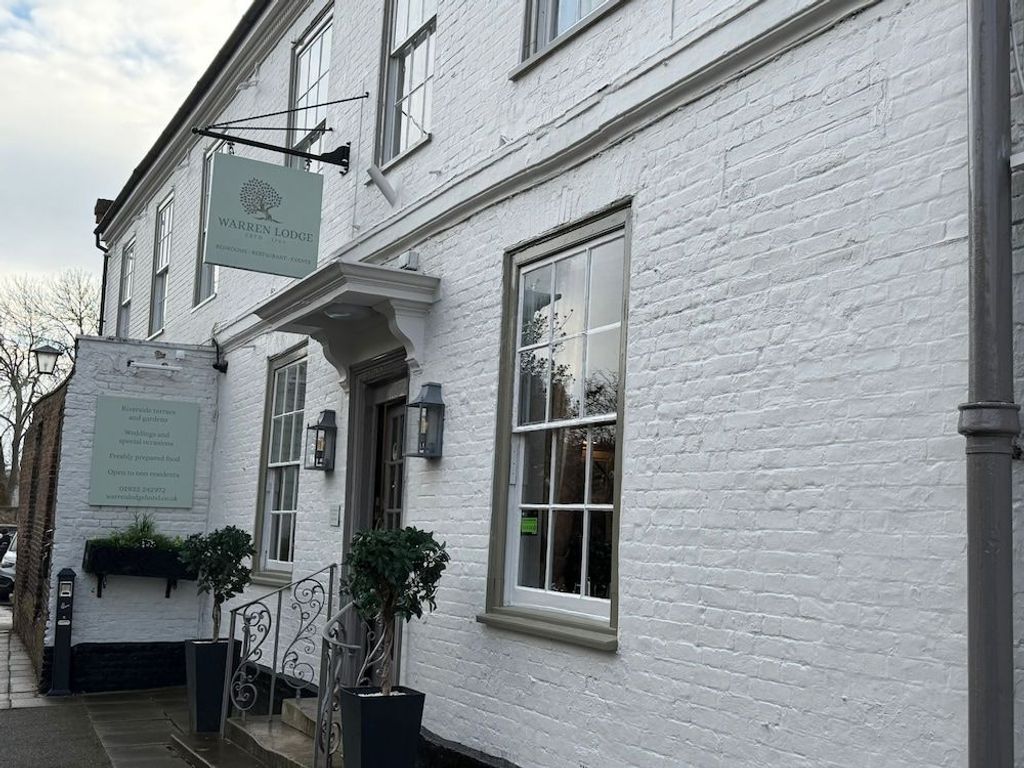 Warren Lodge Hotel