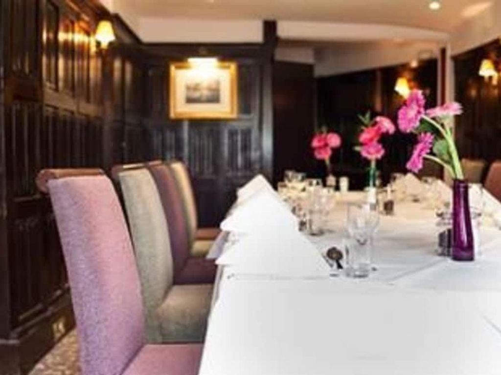 Warren Lodge Hotel