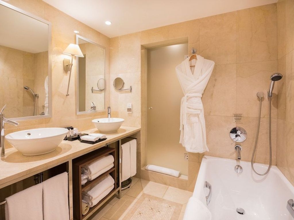 InterContinental Hotels LISBON by IHG