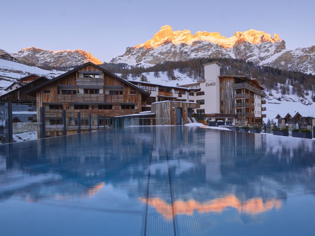 Fanes Dolomiti Wellness Hotel