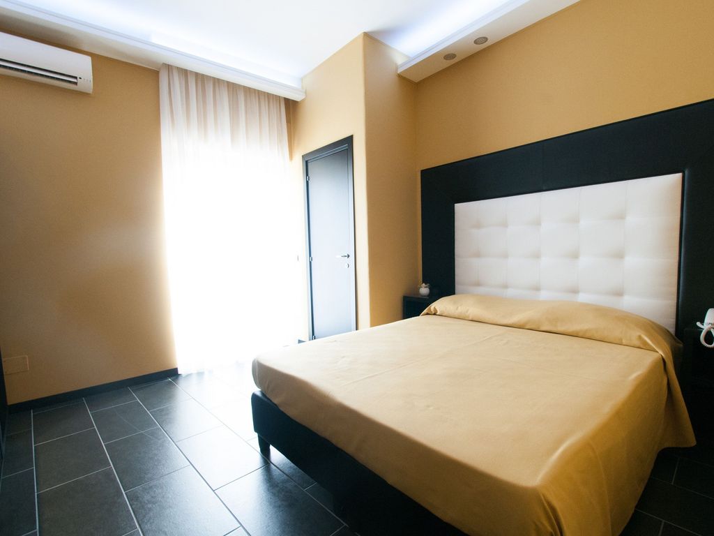 Fly Boutique Hotel