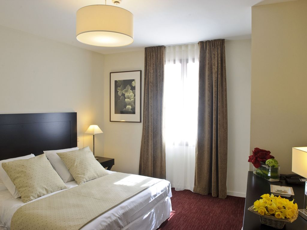 Hotel Burgevin