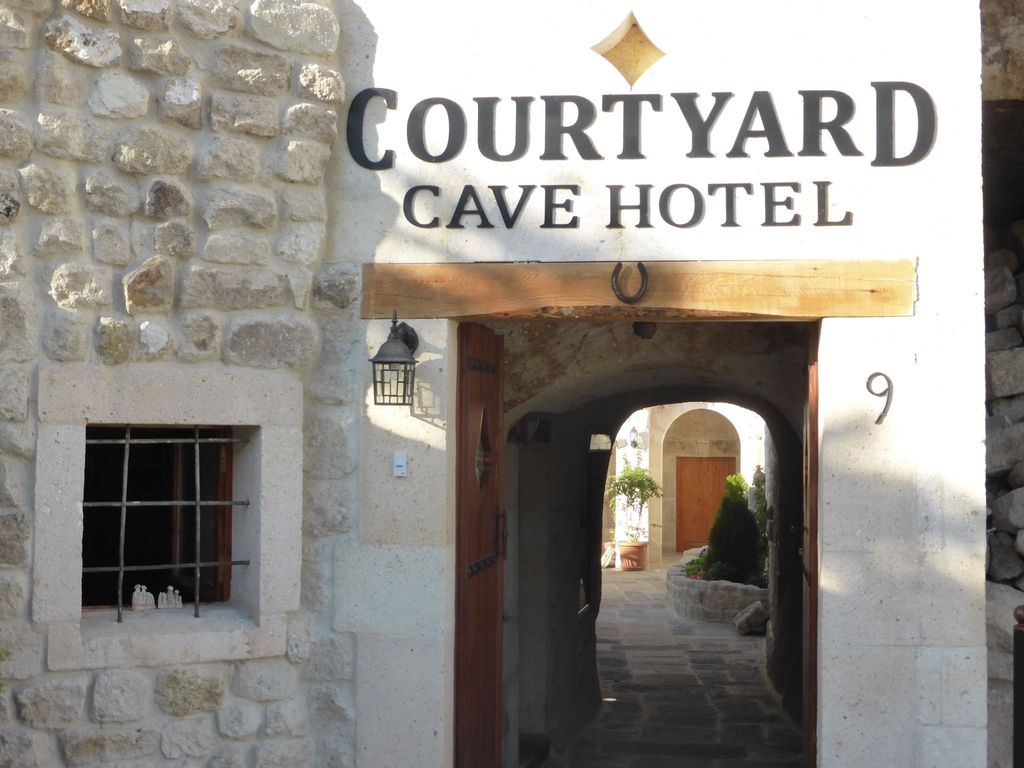 Courtyard Cave Hotel Kappadokien Cappadocia