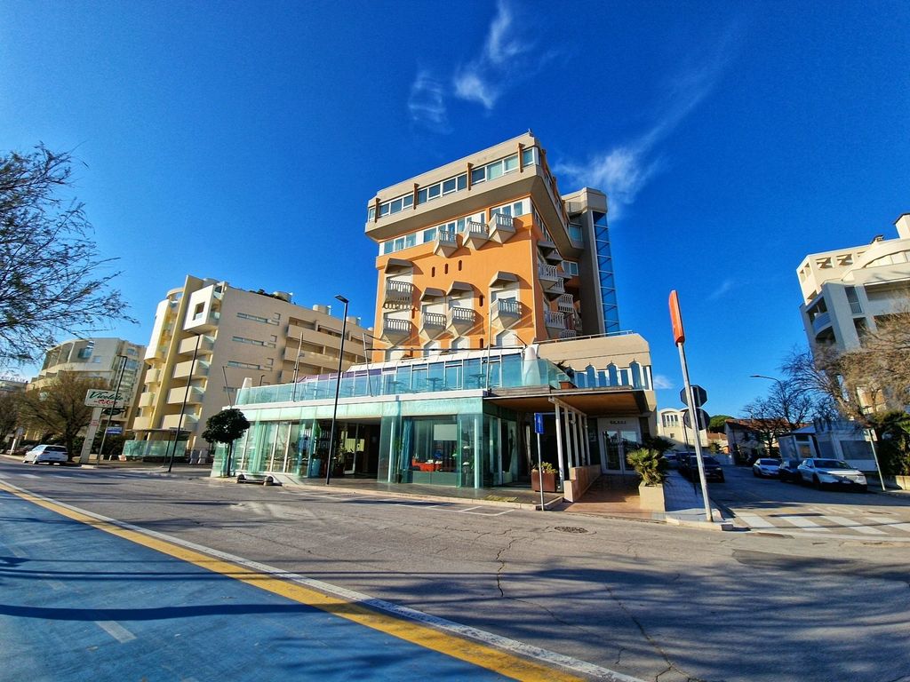 City Hotel