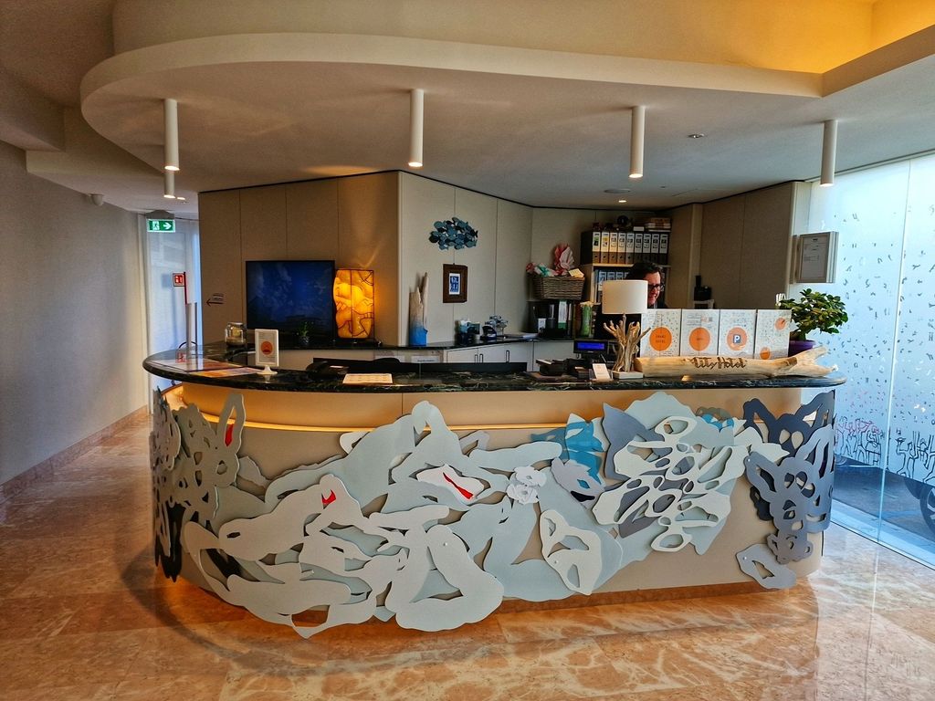 City Hotel
