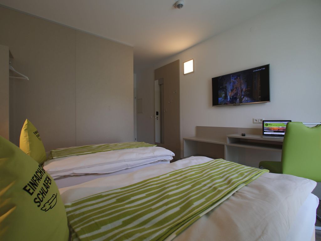 Smart Motel