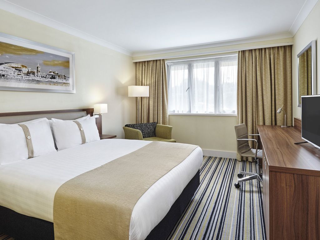 JCT.32 by IHG Holiday Inn CARDIFF - NORTH M4