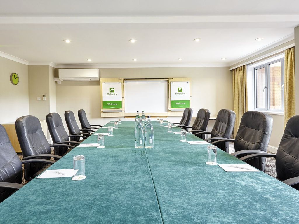 JCT.32 by IHG Holiday Inn CARDIFF - NORTH M4