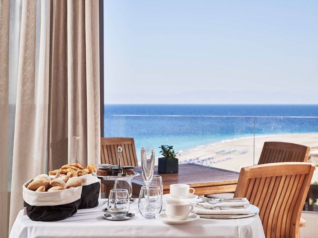 Bellevue On The Beach Suites
