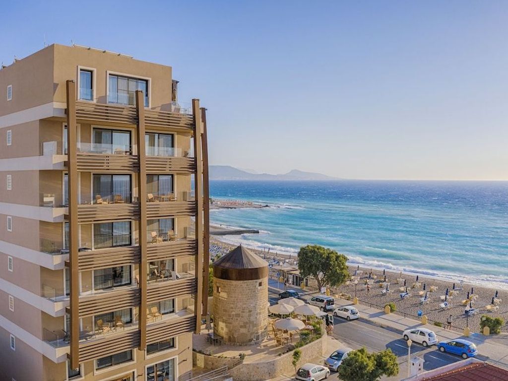 Bellevue On The Beach Suites