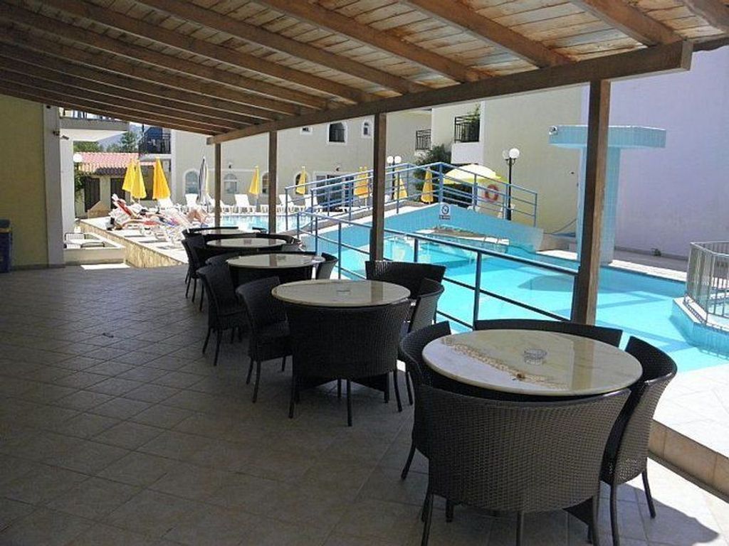 VOSSOS APARTHOTEL