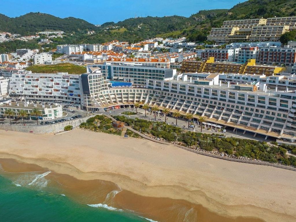 Sesimbra Oceanfront Hotel Resorts Hotel