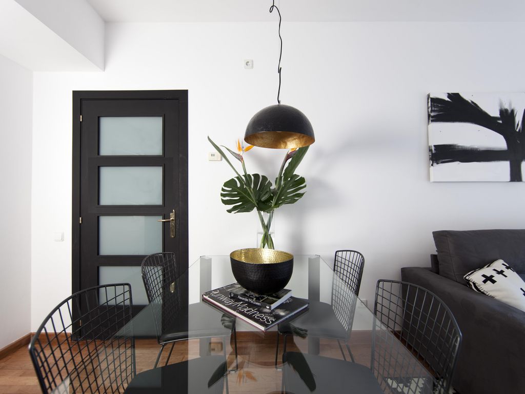 Nº 130 - The Streets Apartments
