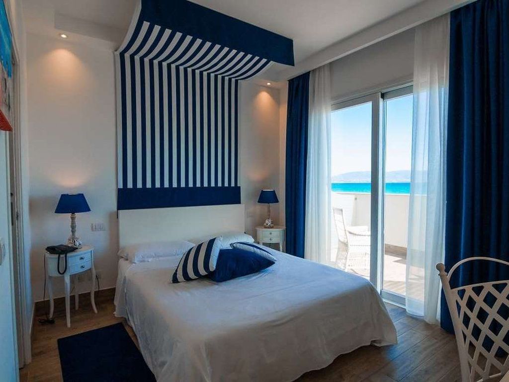HOTEL NAUTILUS