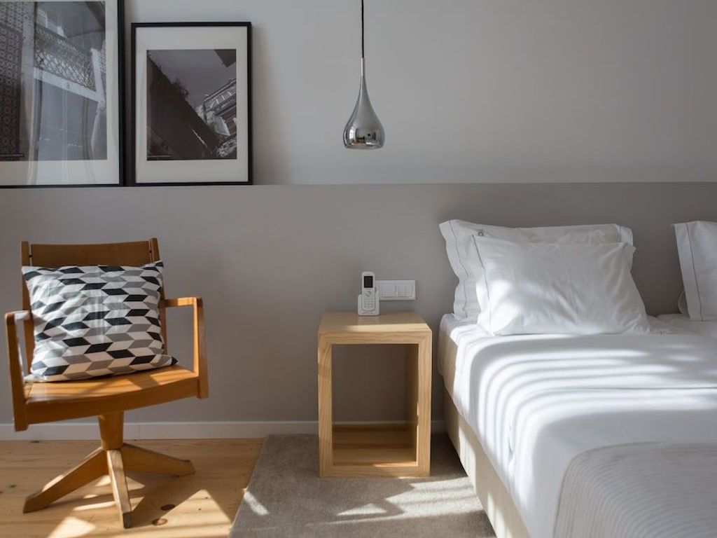 The 8 Downtown Suites