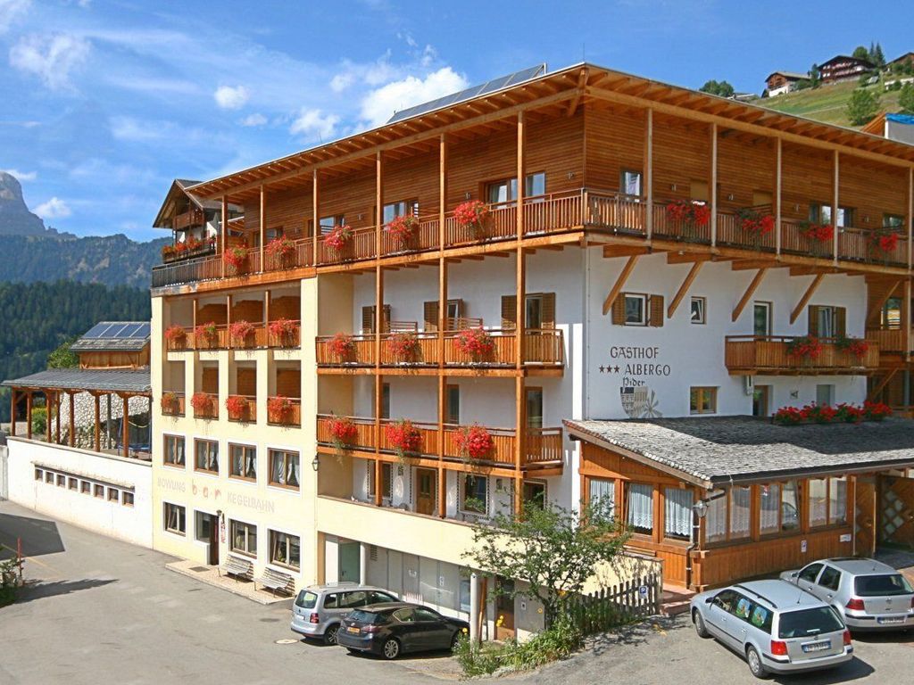 Pider 3 ***s Hotel