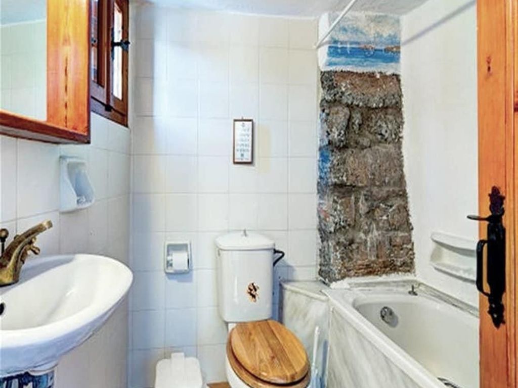 The Traditional Homes of Crete