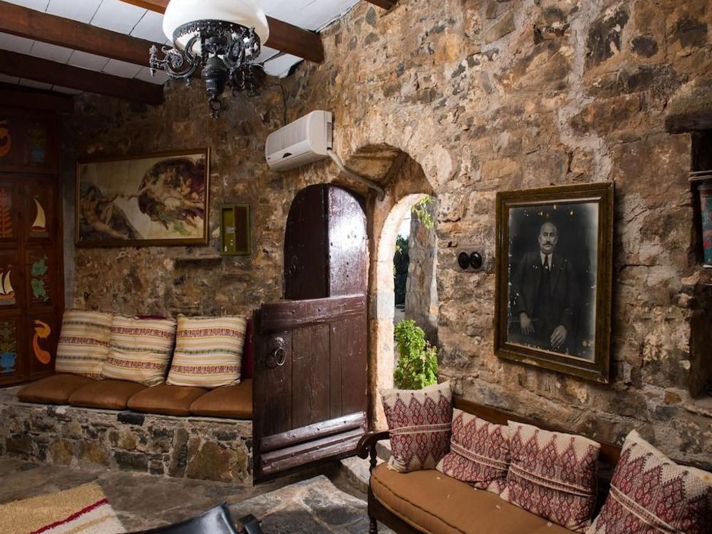 The Traditional Homes of Crete
