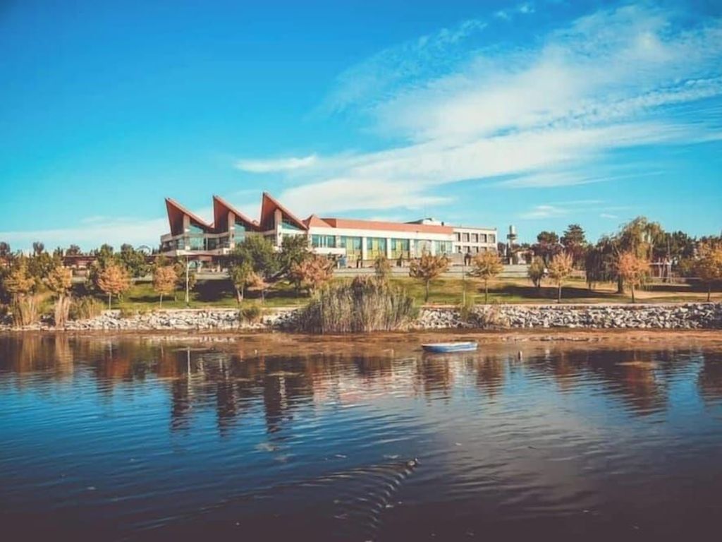 Kronos Hotel