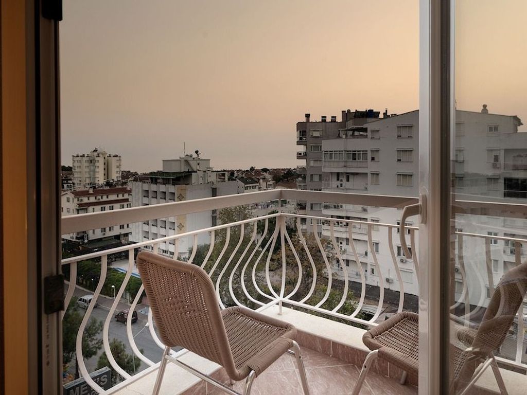 Dinc Hotel