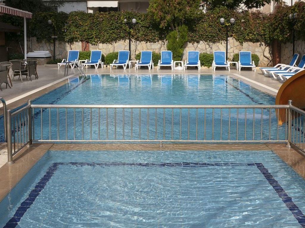 Dinc Hotel