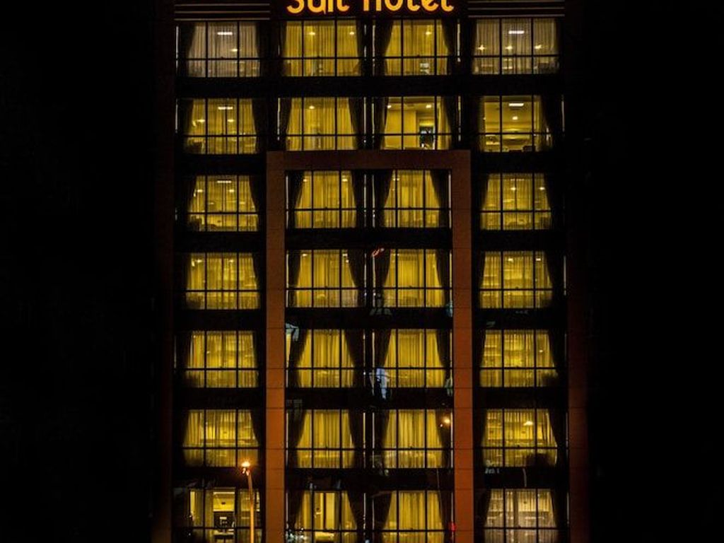 Liv Suit Hotel