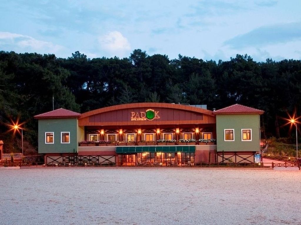 Padok Premium Hotel and Stables