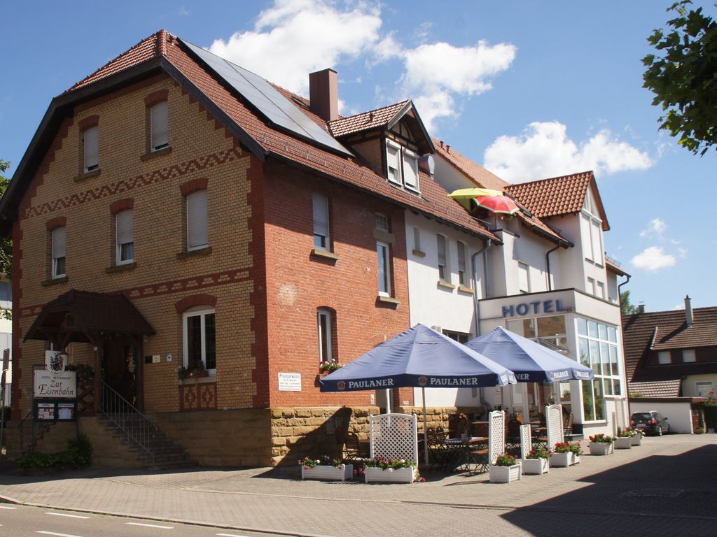 Zur Eisenbahn