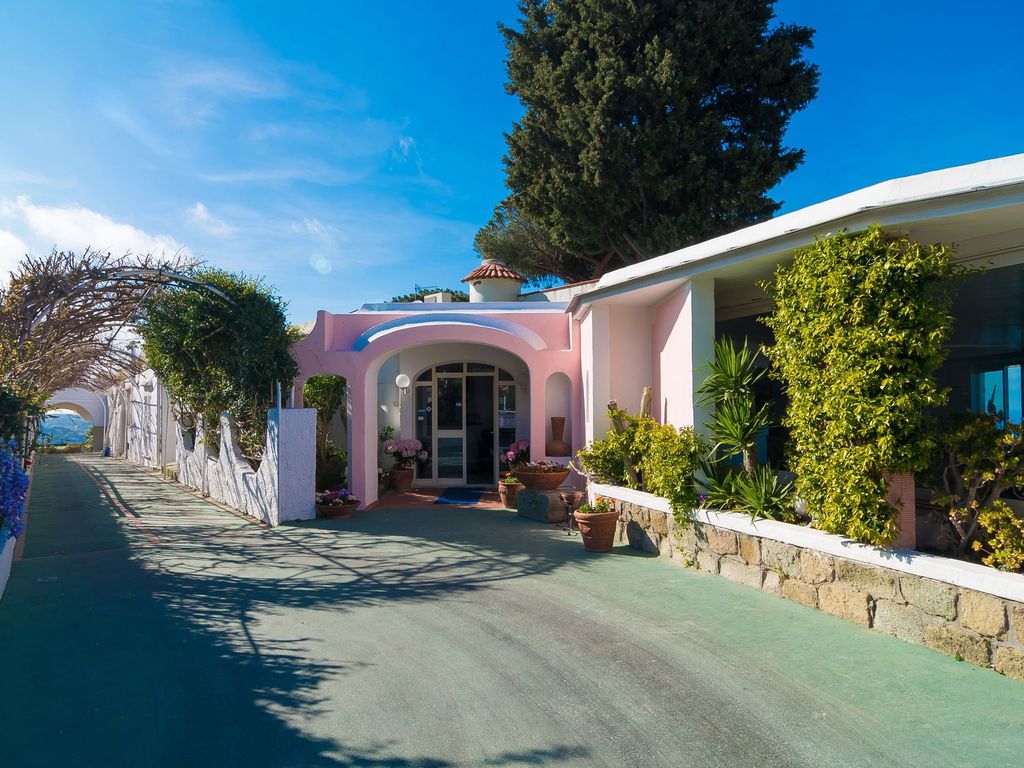 Paradise Hotel
