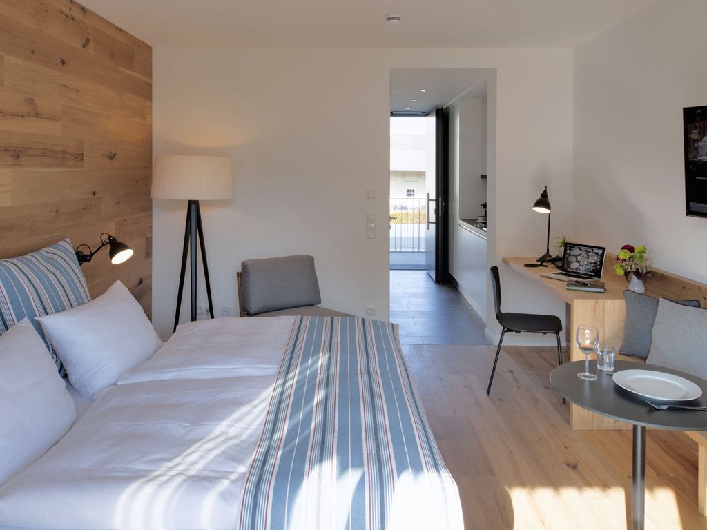 M120 Hotel